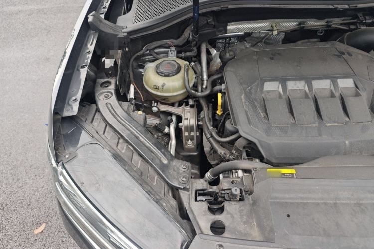 Used Volkswagen Tayron 2020 330TSI Two-Wheel Drive Luxury Smart Connectivity Version Engine Bay Right