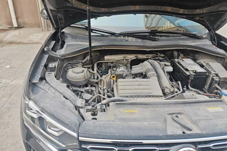 Used Volkswagen Tayron 2020 280TSI Two-Wheel Drive Luxury Connect Edition Engine Bay Right