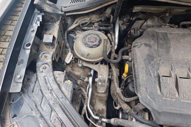 Used Volkswagen Tayron 2020 330TSI Two-Wheel Drive Luxury Smart Connectivity Version Engine Bay Right