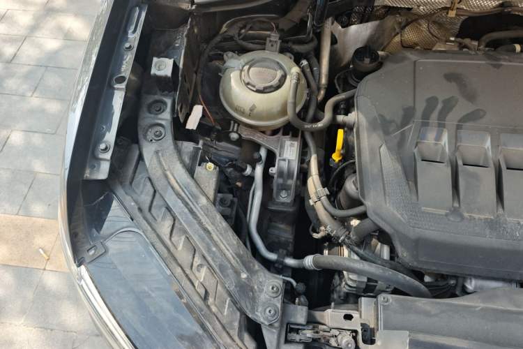 Used Volkswagen Tayron 2020 330TSI Two-Wheel Drive Luxury Smart Connectivity Version Engine Bay Right