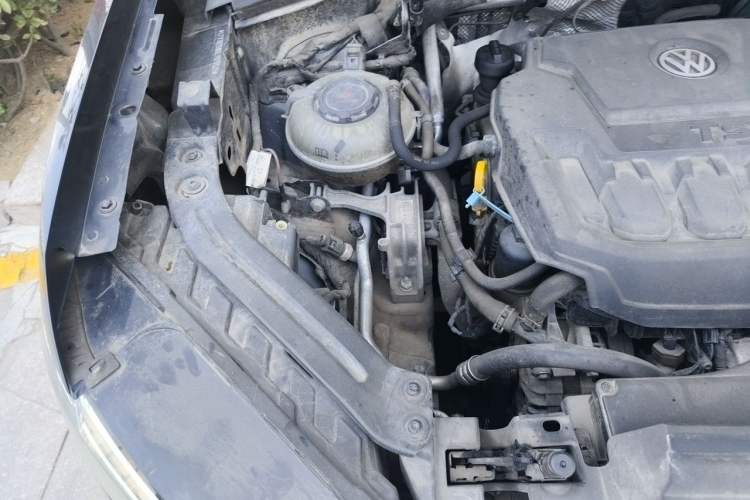 Used Volkswagen Tayron 2020 330TSI Two-Wheel Drive Luxury Smart Connectivity Version Engine Bay Right