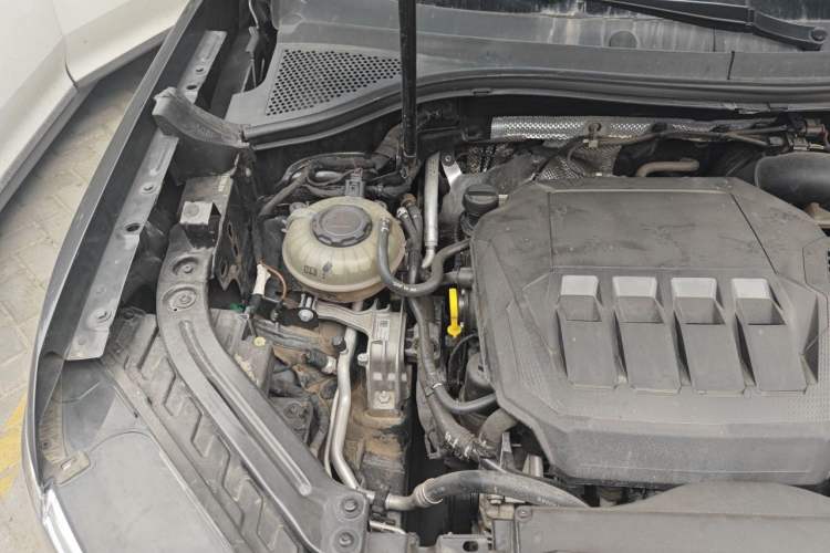 Used Volkswagen Tayron 2020 330TSI Two-Wheel Drive Luxury Smart Connectivity Version Engine Bay Right