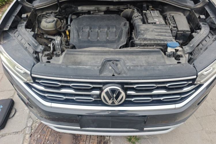 Used Volkswagen Tayron 2020 330TSI Two-Wheel Drive Luxury Smart Connectivity Version Engine Bay