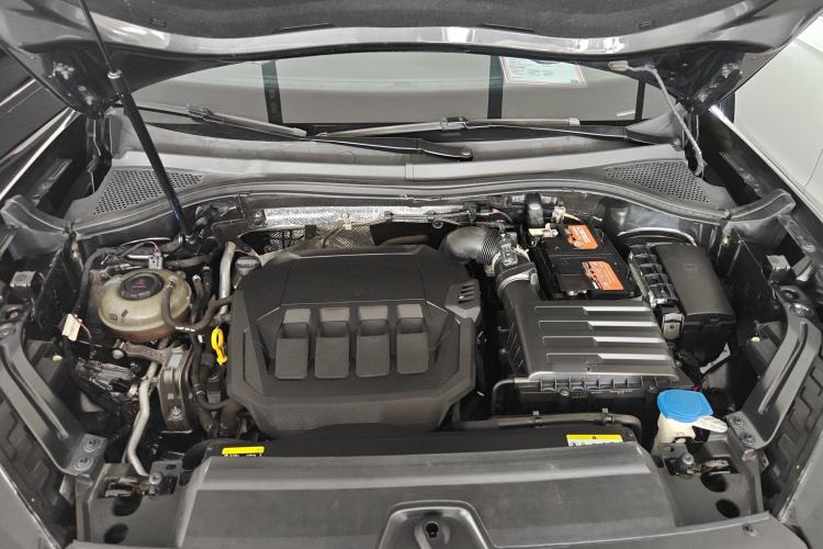 Used Volkswagen Tayron 2020 330TSI Two-Wheel Drive Luxury Smart Connectivity Version Engine Bay
