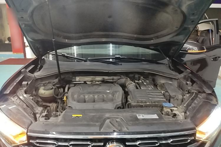 Used Volkswagen Tayron 2020 330TSI Two-Wheel Drive Luxury Smart Connectivity Version Engine Bay
