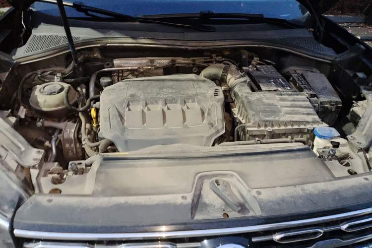 Used Volkswagen Tayron 2020 330TSI Two-Wheel Drive Luxury Smart Connectivity Version Engine Bay