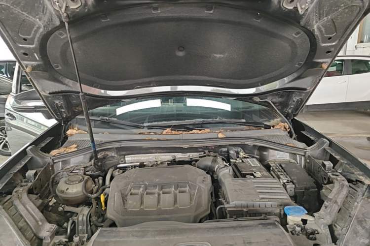 Used Volkswagen Tayron 2020 330TSI Two-Wheel Drive Luxury Smart Connectivity Version Engine Bay