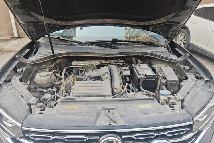 Used Volkswagen Tayron 2020 280TSI Two-Wheel Drive Luxury Connect Edition Engine Bay