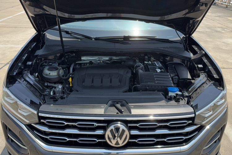 Used Volkswagen Tayron 2020 330TSI Two-Wheel Drive Luxury Smart Connectivity Version Engine Bay