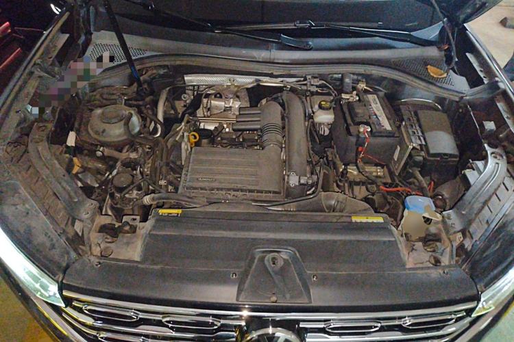 Used Volkswagen Tayron 2020 280TSI Two-Wheel Drive Luxury Connect Edition Engine Bay
