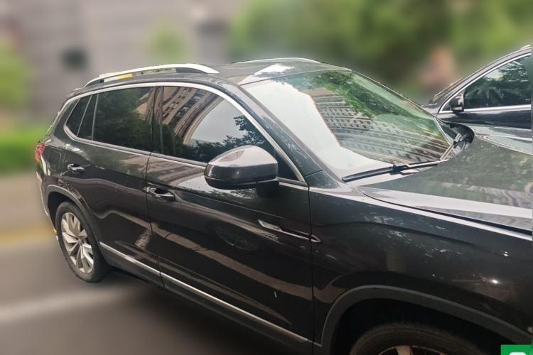 Used Volkswagen Tayron 2020 330TSI Two-Wheel Drive Luxury Connected Pro Edition Front Right 45 Deg