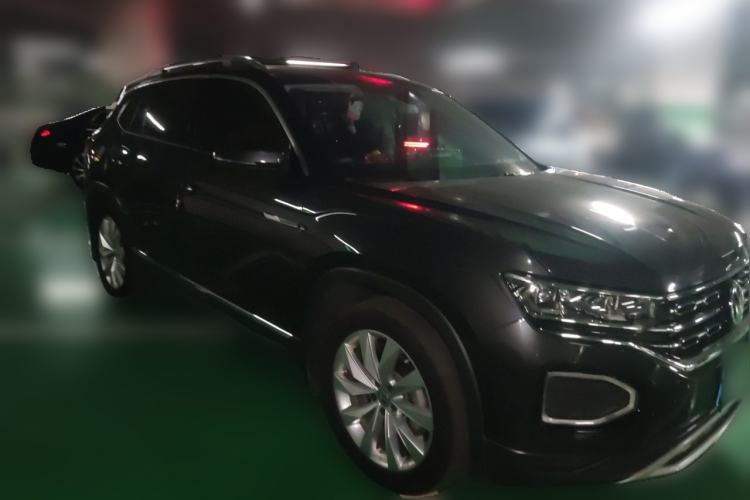 Used Volkswagen Tayron 2020 330TSI Two-Wheel Drive Luxury Connected Pro Edition Front Right 45 Deg