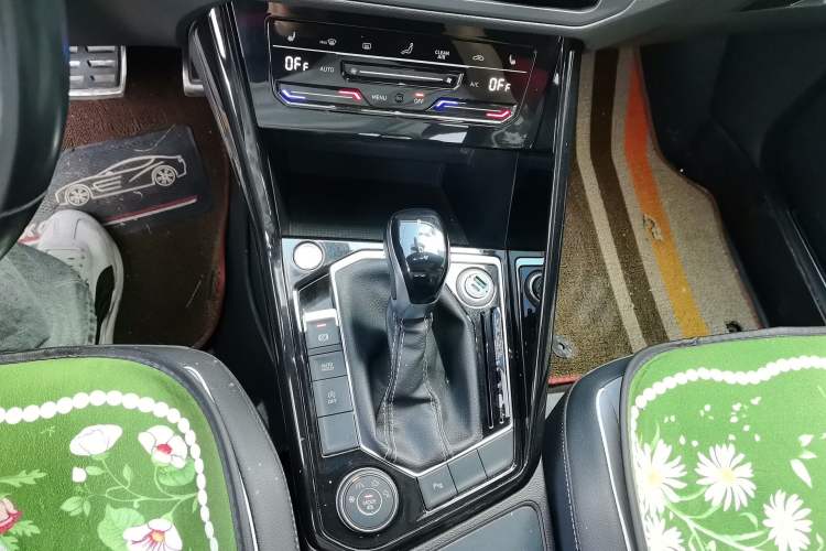 Used Volkswagen Tayron 2020 380TSI All-Wheel Drive R-Line Connected Version Gear Lever