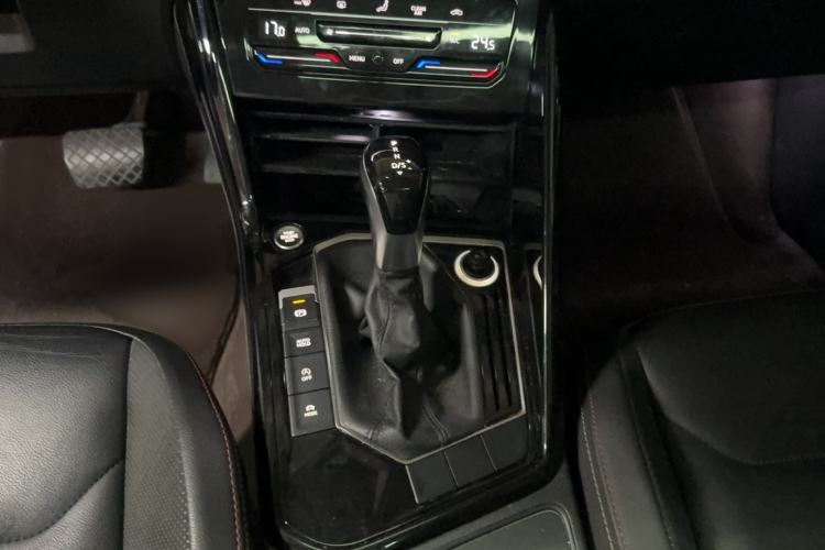 Used Volkswagen Tayron 2020 330TSI Two-Wheel Drive Luxury Smart Connectivity Version Gear Lever