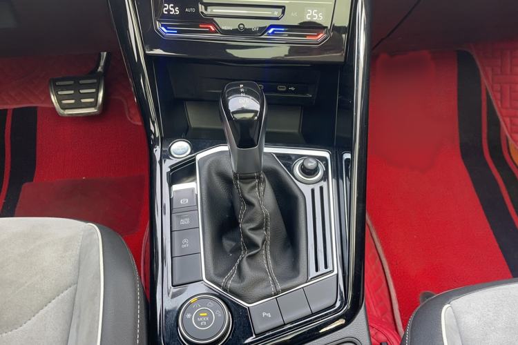 Used Volkswagen Tayron 2020 380TSI All-Wheel Drive R-Line Connected Version Gear Lever