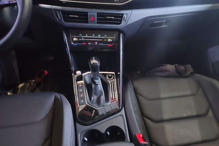 Used Volkswagen Tayron 2020 330TSI Two-Wheel Drive Luxury Smart Connectivity Version Gear Lever