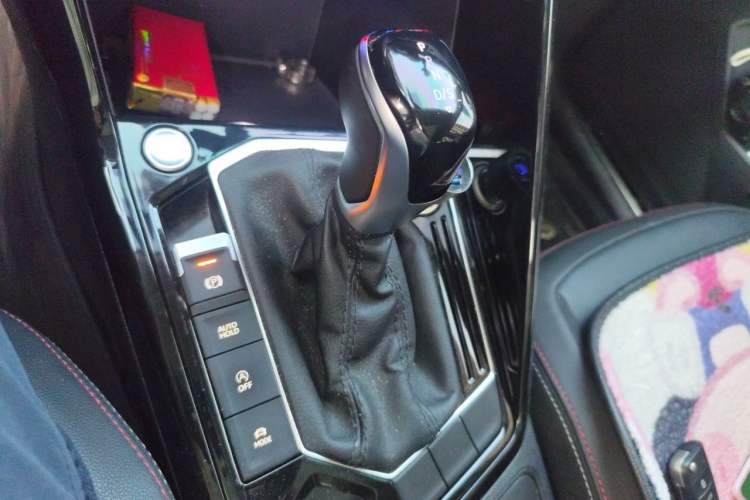 Used Volkswagen Tayron 2020 330TSI Two-Wheel Drive Luxury Smart Connectivity Version Gear Lever