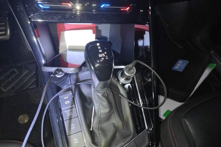 Used Volkswagen Tayron 2020 330TSI Two-Wheel Drive Luxury Smart Connectivity Version Gear Lever