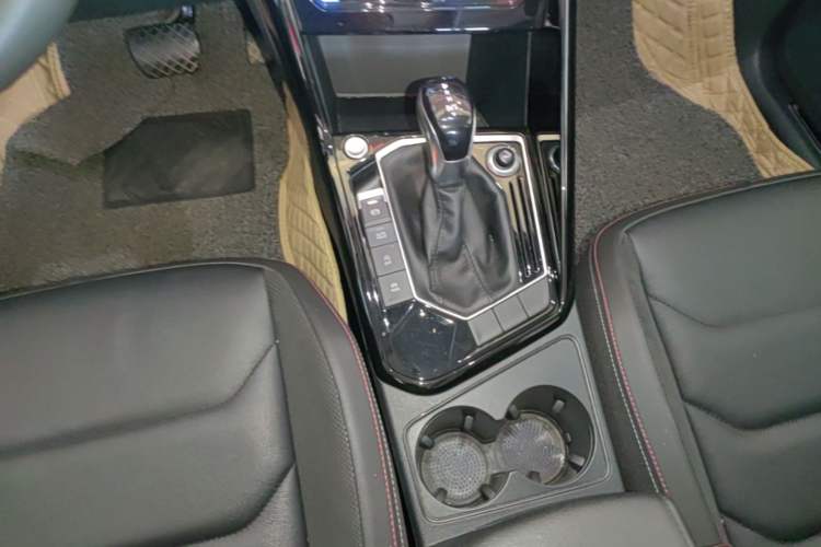 Used Volkswagen Tayron 2020 330TSI Two-Wheel Drive Luxury Smart Connectivity Version Gear Lever