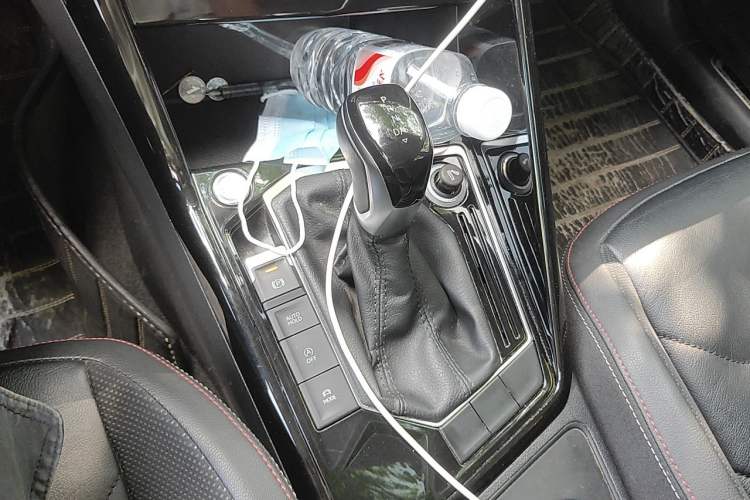 Used Volkswagen Tayron 2020 280TSI Two-Wheel Drive Luxury Connect Edition Gear Lever
