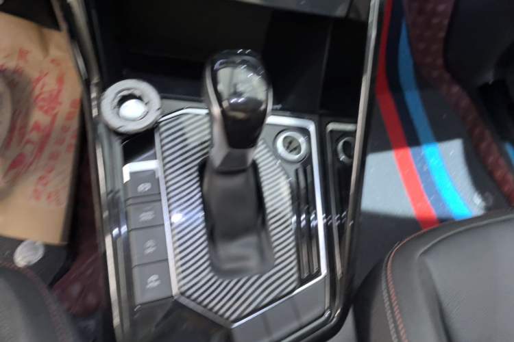 Used Volkswagen Tayron 2020 330TSI Two-Wheel Drive Luxury Smart Connectivity Version Gear Lever