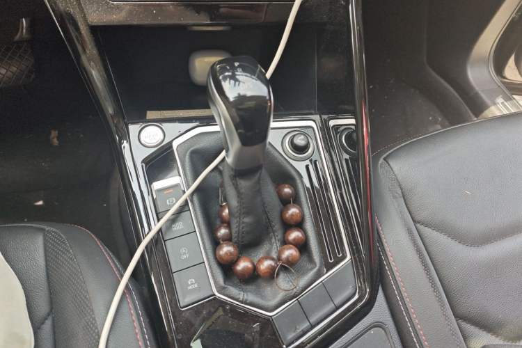 Used Volkswagen Tayron 2020 330TSI Two-Wheel Drive Luxury Connected Pro Edition Gear Lever