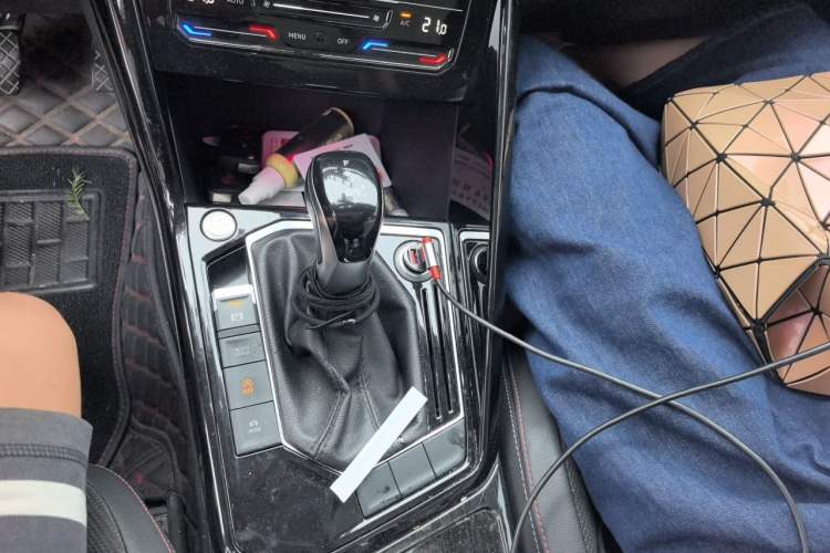 Used Volkswagen Tayron 2020 330TSI Two-Wheel Drive Luxury Smart Connectivity Version Gear Lever