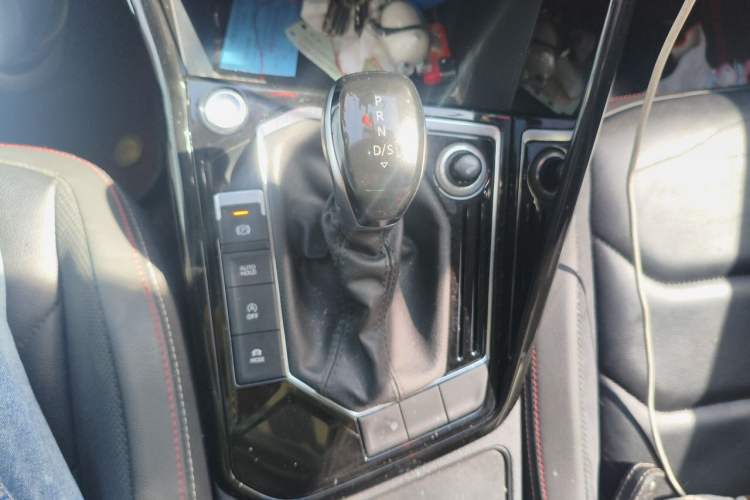 Used Volkswagen Tayron 2020 330TSI Two-Wheel Drive Luxury Smart Connectivity Version Gear Lever