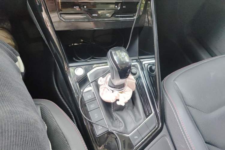 Used Volkswagen Tayron 2020 330TSI Two-Wheel Drive Luxury Smart Connectivity Version Gear Lever