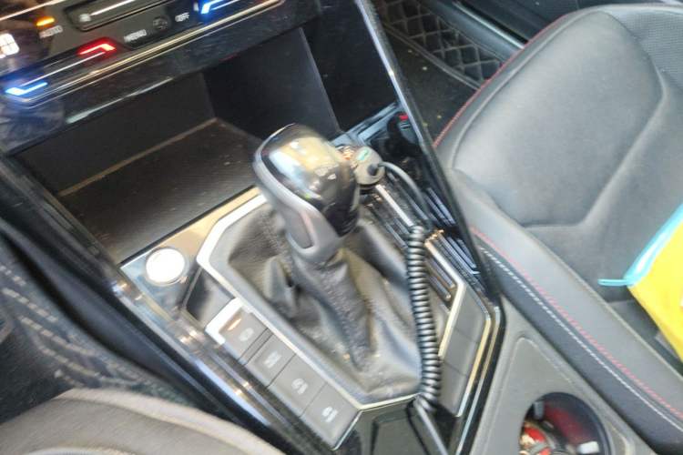 Used Volkswagen Tayron 2020 330TSI Two-Wheel Drive Luxury Smart Connectivity Version Gear Lever