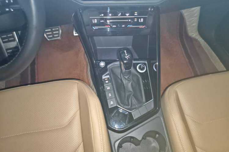 Used Volkswagen Tayron 2020 330TSI Two-Wheel Drive Luxury Smart Connectivity Version Gear Lever