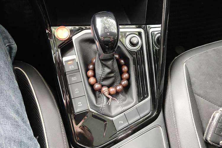 Used Volkswagen Tayron 2020 330TSI Two-Wheel Drive Luxury Connected Pro Edition Gear Lever