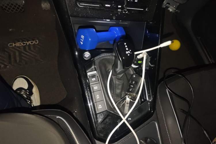 Used Volkswagen Tayron 2020 330TSI Two-Wheel Drive Luxury Connected Pro Edition Gear Lever