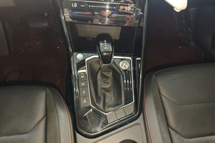 Used Volkswagen Tayron 2020 330TSI Two-Wheel Drive Luxury Smart Connectivity Version Gear Lever