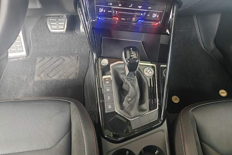 Used Volkswagen Tayron 2020 280TSI Two-Wheel Drive Luxury Connect Edition Gear Lever