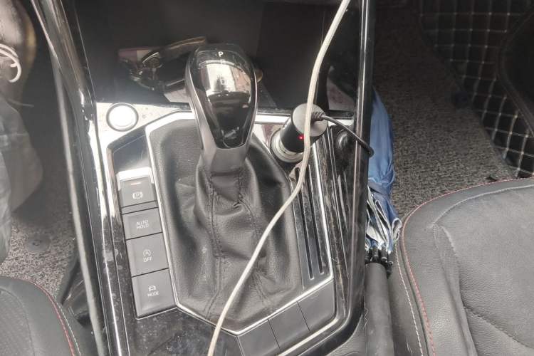 Used Volkswagen Tayron 2020 330TSI Two-Wheel Drive Luxury Smart Connectivity Version Gear Lever