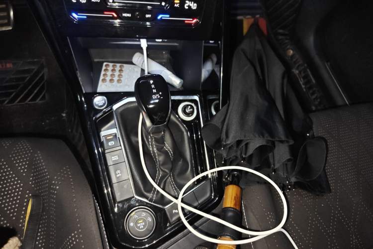 Used Volkswagen Tayron 2020 380TSI All-Wheel Drive R-Line Connected Version Gear Lever
