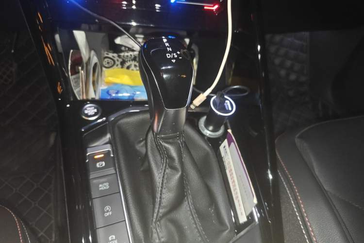 Used Volkswagen Tayron 2020 330TSI Two-Wheel Drive Luxury Smart Connectivity Version Gear Lever