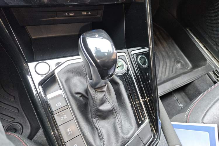 Used Volkswagen Tayron 2020 330TSI Two-Wheel Drive Luxury Smart Connectivity Version Gear Lever