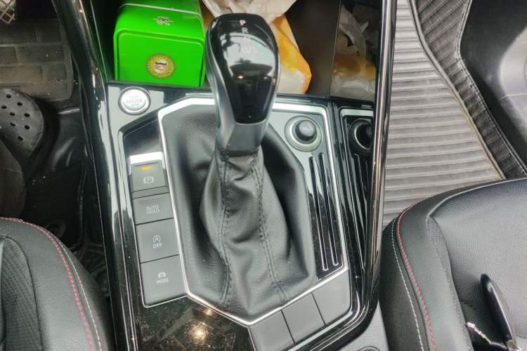 Used Volkswagen Tayron 2020 330TSI Two-Wheel Drive Luxury Smart Connectivity Version Gear Lever