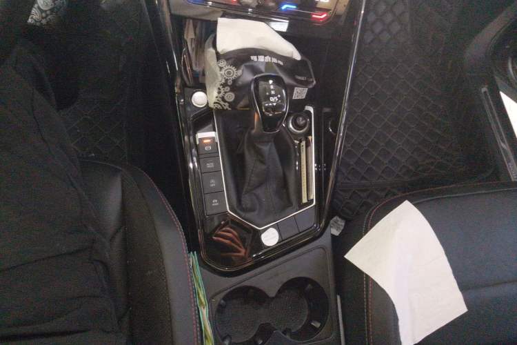 Used Volkswagen Tayron 2020 330TSI Two-Wheel Drive Luxury Smart Connectivity Version Gear Lever