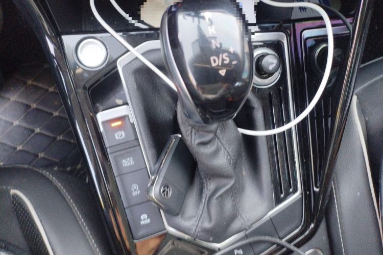 Used Volkswagen Tayron 2020 330TSI Two-Wheel Drive Luxury Connected Pro Edition Gear Lever