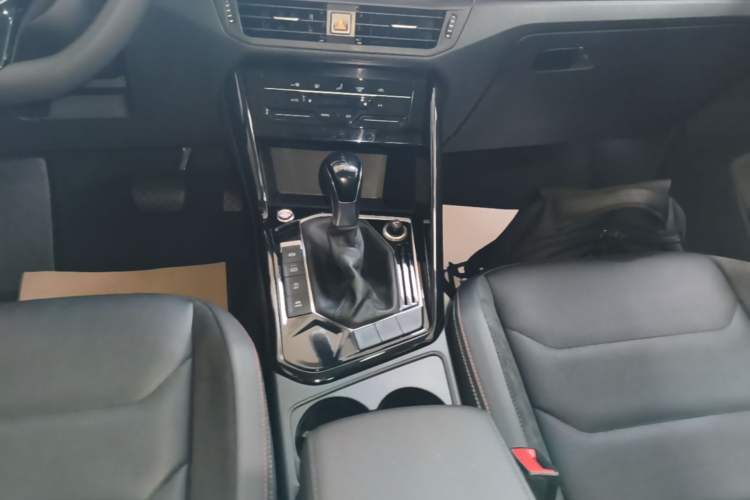 Used Volkswagen Tayron 2020 280TSI Two-Wheel Drive Luxury Connect Edition Gear Lever