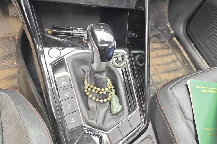 Used Volkswagen Tayron 2020 330TSI Two-Wheel Drive Luxury Smart Connectivity Version Gear Lever