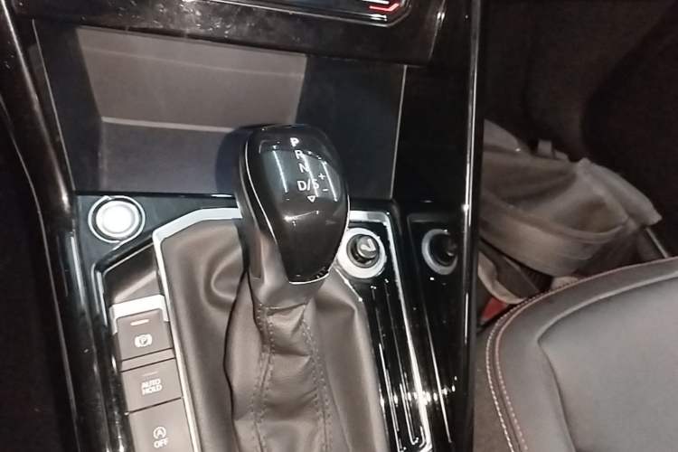 Used Volkswagen Tayron 2020 330TSI Two-Wheel Drive Luxury Smart Connectivity Version Gear Lever