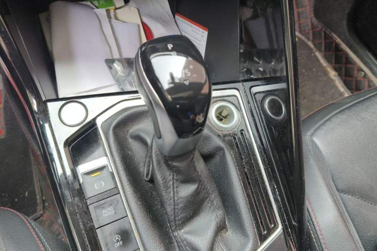 Used Volkswagen Tayron 2020 330TSI Two-Wheel Drive Luxury Smart Connectivity Version Gear Lever