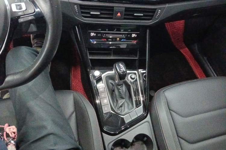 Used Volkswagen Tayron 2020 330TSI Two-Wheel Drive Luxury Smart Connectivity Version Gear Lever