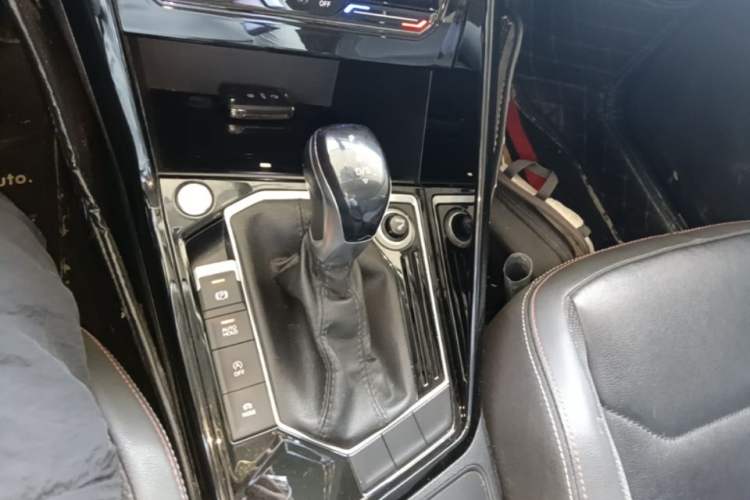 Used Volkswagen Tayron 2020 330TSI Two-Wheel Drive Luxury Smart Connectivity Version Gear Lever