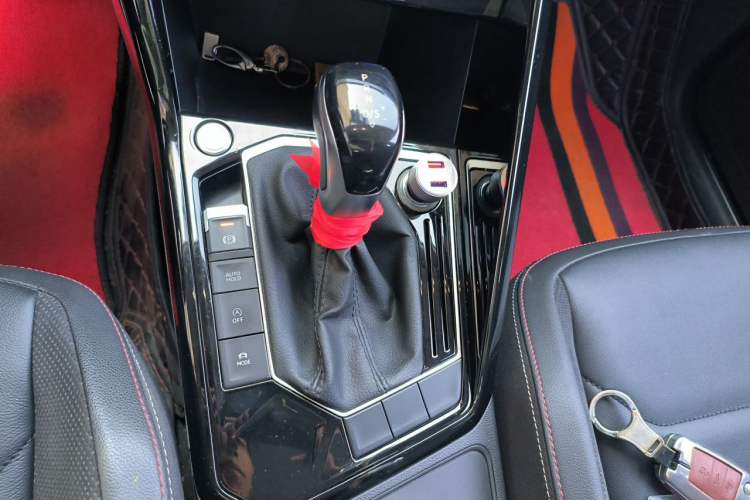 Used Volkswagen Tayron 2020 330TSI Two-Wheel Drive Luxury Smart Connectivity Version Gear Lever