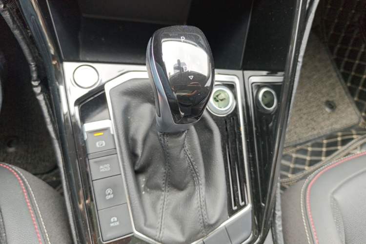 Used Volkswagen Tayron 2020 330TSI Two-Wheel Drive Luxury Smart Connectivity Version Gear Lever